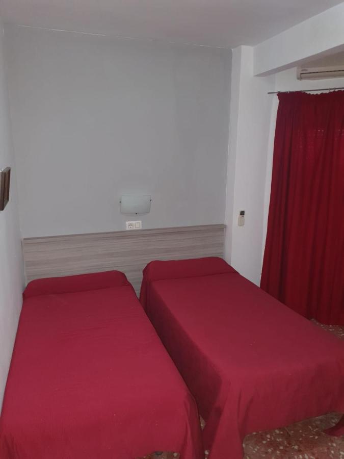 Pension Los Angeles Ла-Пуебла-де-Касалья Екстер'єр фото